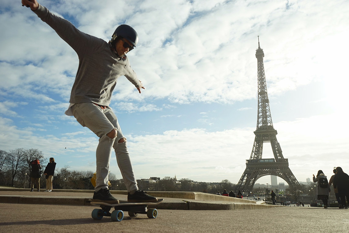 Electric Skateboarding in Paris with the 4221 Project